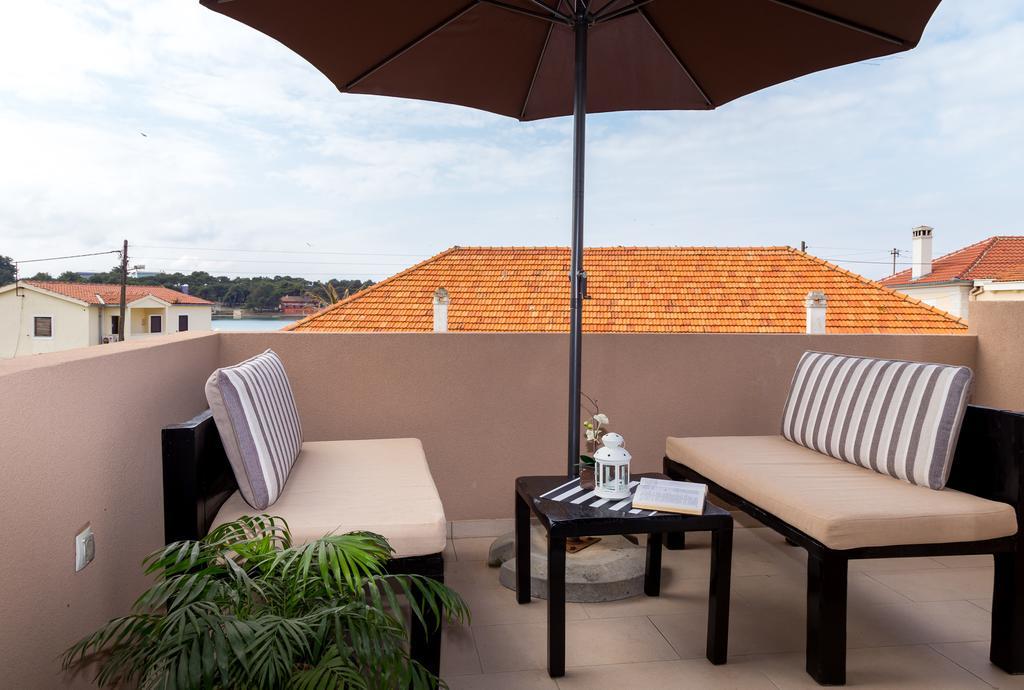 Apartments Zara Petrcane Exterior photo