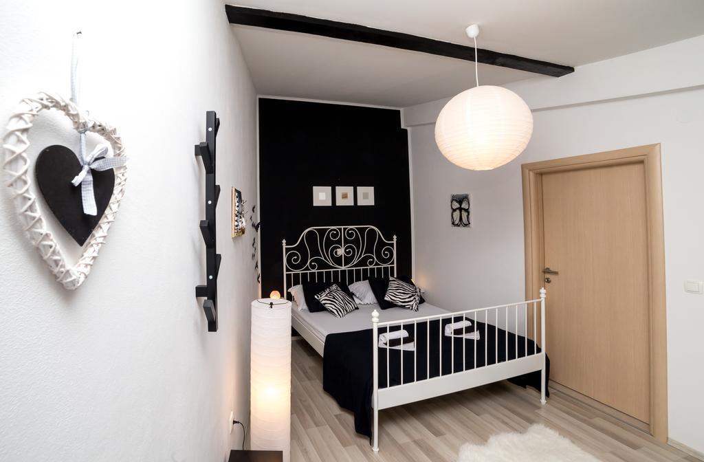Apartments Zara Petrcane Exterior photo